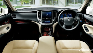 Toyota Beri Penyegaran Pada Toyota Crown di Tokyo Motor Show 2015 Toyota Beri Penyegaran Pada Toyota Crown di Tokyo Motor Show 2015