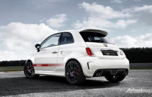 Rayakan Kontribusi di MotoGP, Abarth Rilis 595 Yamaha Factory Racing Edition Rayakan Kontribusi di MotoGP, Abarth Rilis 595 Yamaha Factory Racing Edition