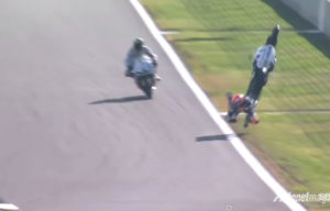 Pengereman Berlebihan Sebabkan Honda CBR600RR WSBK Ini Alami Kecelakaan Aneh! Pengereman Berlebihan Sebabkan Honda CBR600RR WSBK Ini Alami Kecelakaan Aneh!