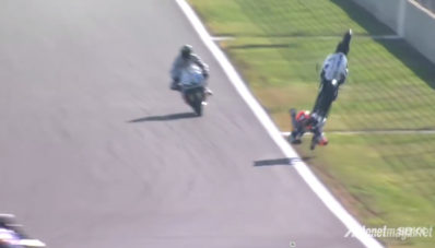 Pengereman Berlebihan Sebabkan Honda CBR600RR WSBK Ini Alami Kecelakaan Aneh! Pengereman Berlebihan Sebabkan Honda CBR600RR WSBK Ini Alami Kecelakaan Aneh!