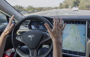 Tesla Autopilot, Langkah Pertama Mobil Yang Dapat Menyetir Sendiri, Namun Masih Kurang Sempurna