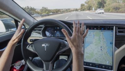 Tesla Autopilot, Langkah Pertama Mobil Yang Dapat Menyetir Sendiri, Namun Masih Kurang Sempurna Tesla Autopilot, Langkah Pertama Mobil Yang Dapat Menyetir Sendiri, Namun Masih Kurang Sempurna