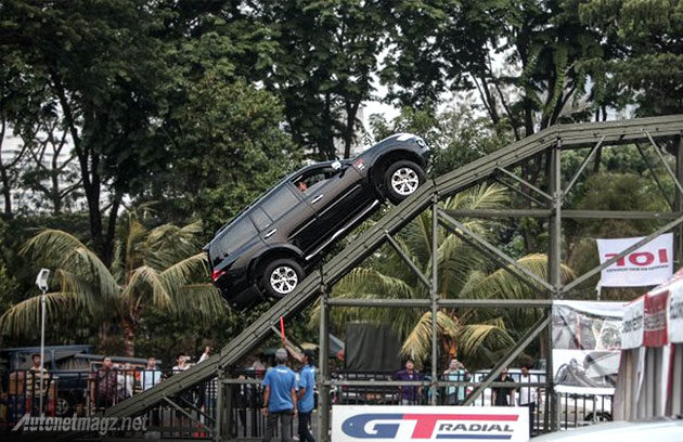 Extreme off-road test drive di pameran mobil Jakarta Auto Show JAS 2015
