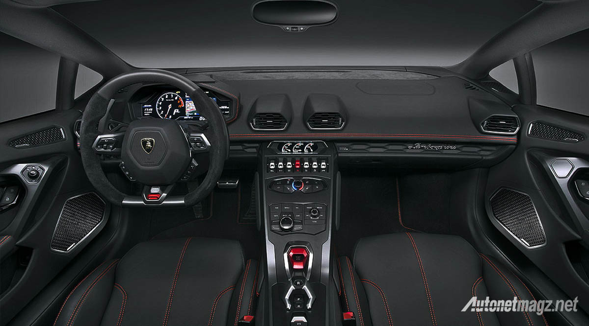 Berita, lamborghini huracan lp580-2 interior: Lamborghini Huracan Kini Ada Versi RWD-nya, Bagaimana Jika Dibandingkan Dengan Versi AWD?