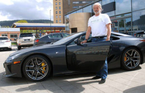 Hebat, Pemilik Lexus LFA Minta Pemerintah Hancurkan Polisi Tidur Supaya Mobilnya Bisa Lewat! Hebat, Pemilik Lexus LFA Minta Pemerintah Hancurkan Polisi Tidur Supaya Mobilnya Bisa Lewat!