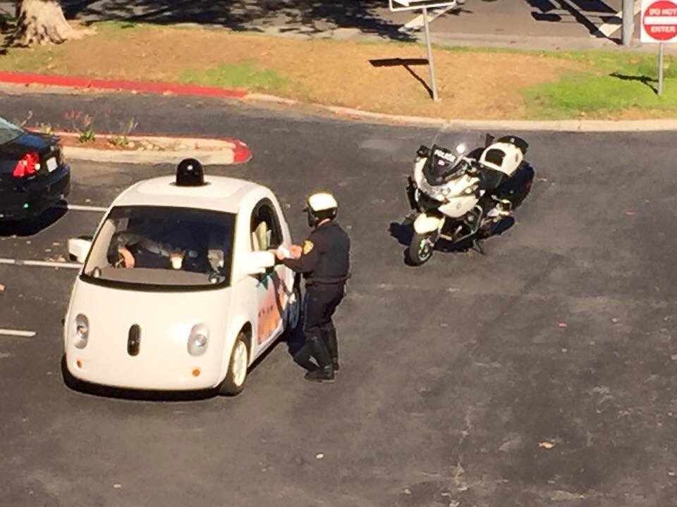 mobil self driving google ditilang