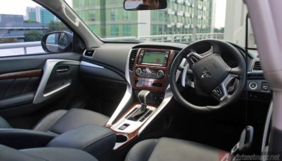 First Impression Review Mitsubishi All New Pajero Sport Indonesia, Part 2 : Interior First Impression Review Mitsubishi All New Pajero Sport Indonesia, Part 2 : Interior