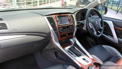 First Impression Review Mitsubishi All New Pajero Sport Indonesia, Part 2 : Interior First Impression Review Mitsubishi All New Pajero Sport Indonesia, Part 2 : Interior