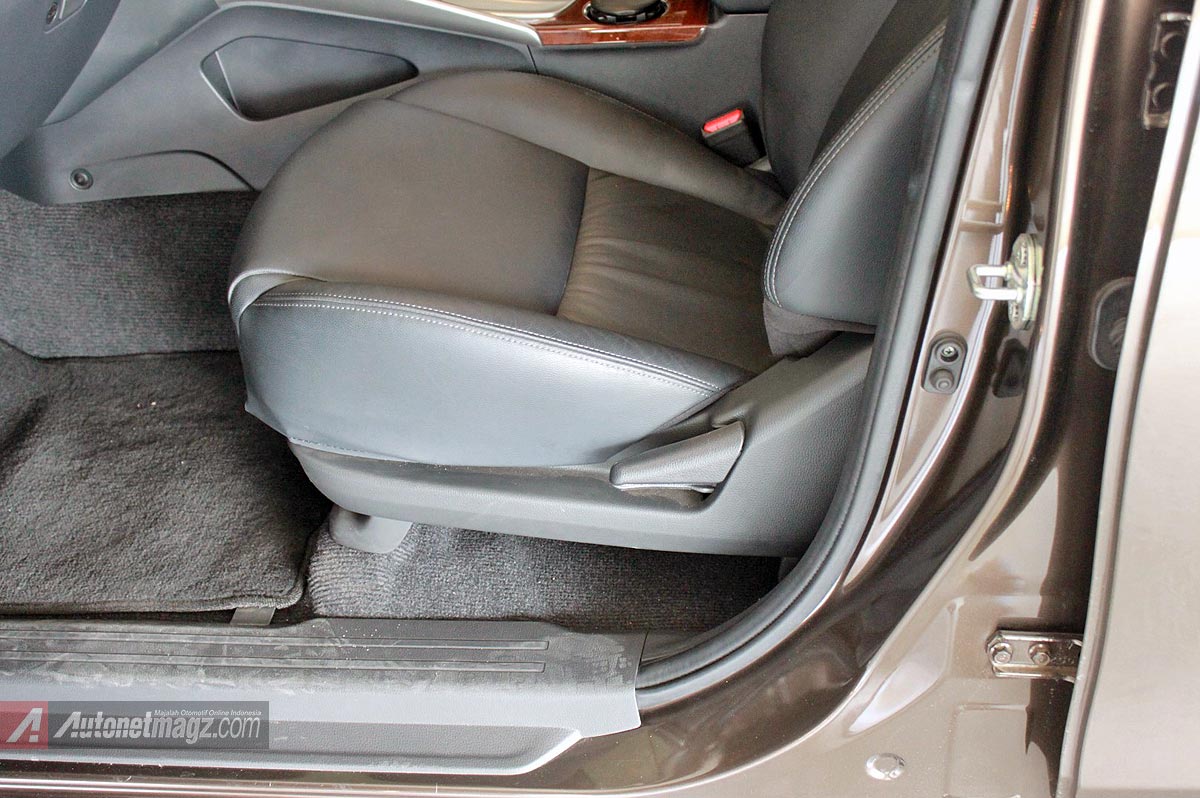Berita, Jok depan reclining seat Pajero Sport baru 2016: First Impression Review Mitsubishi All New Pajero Sport Indonesia, Part 2 : Interior