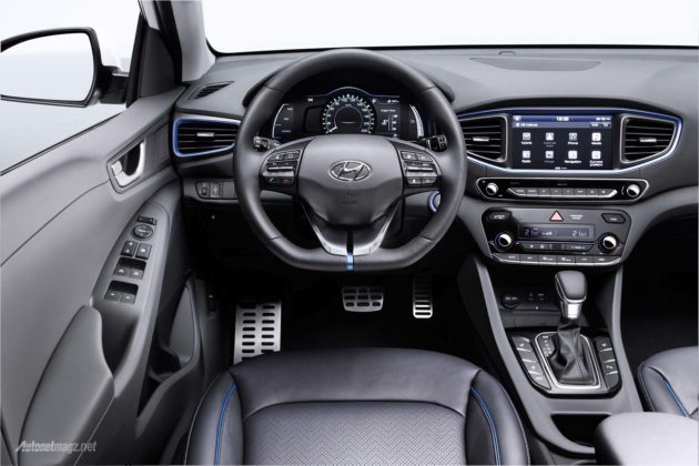 dashboard dan head unit Hyundai IONIQ hybrid 2016
