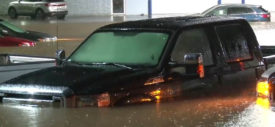 mobil ford kebanjiran