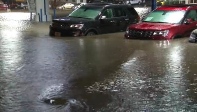 Hujan Badai Sebabkan 105 Mobil Baru Ford di Missouri Rusak Terendam Banjir Hujan Badai Sebabkan 105 Mobil Baru Ford di Missouri Rusak Terendam Banjir