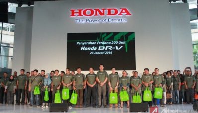 Sebanyak 200 Unit Honda BR-V Pertama Menemui Pemiliknya Dengan Perayaan Spesial Sebanyak 200 Unit Honda BR-V Pertama Menemui Pemiliknya Dengan Perayaan Spesial