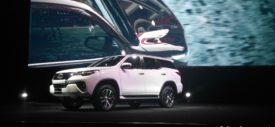 toyota-all-new-fortuner-2016-back