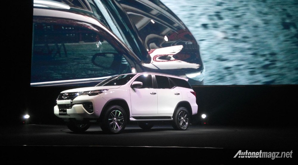 Mobil Baru, toyota-all-new-fortuner-2016-front: Akhirnya All New Toyota Fortuner 2016 Indonesia Resmi Diluncurkan!