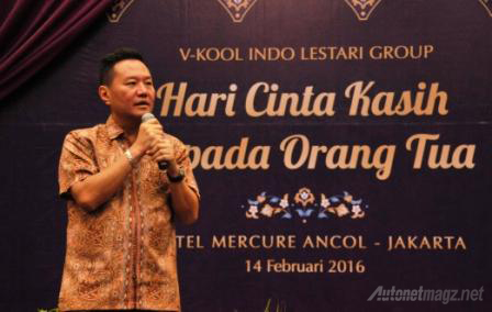 Berita, perayaan hari valentine v-kool indonesia: V-Kool Indonesia Sebarkan Kasih Sayang Kepada Orang Tua Karyawannya