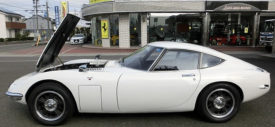 toyota 2000gt front