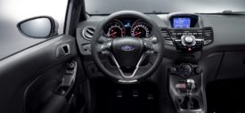 Ford-Fiesta-ST200-2016-rear