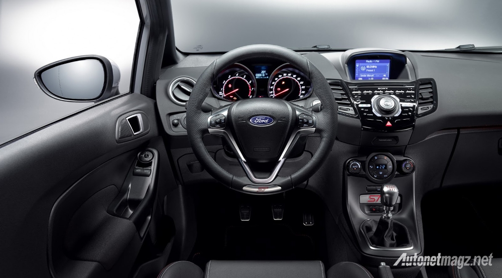 Ford, Ford-Fiesta-ST200-2016-dashboard: Ford Siap Menggelontorkan Fiesta ST200 dengan tenaga 215 HP