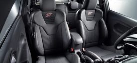 Ford-Fiesta-ST200-2016-dashboard