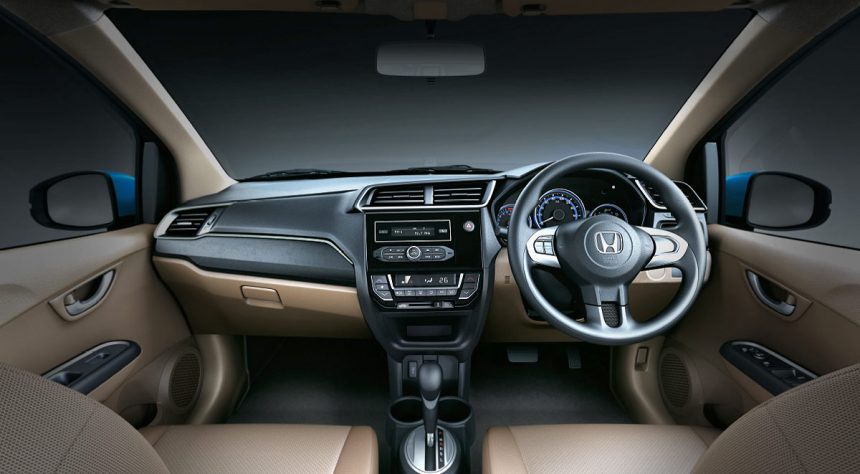 Honda Brio Facelift 2016 Dashboardnya Sama Dengan BR-V dan Mobilio