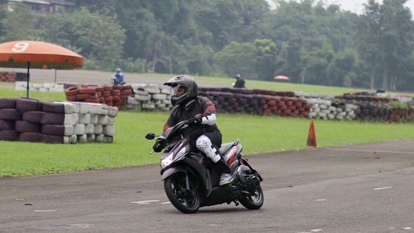 Motor Baru, Yamah mio Z Test Ride: Wih, Harga Yamaha Mio Z Lebih Mahal Dari Honda Beat!