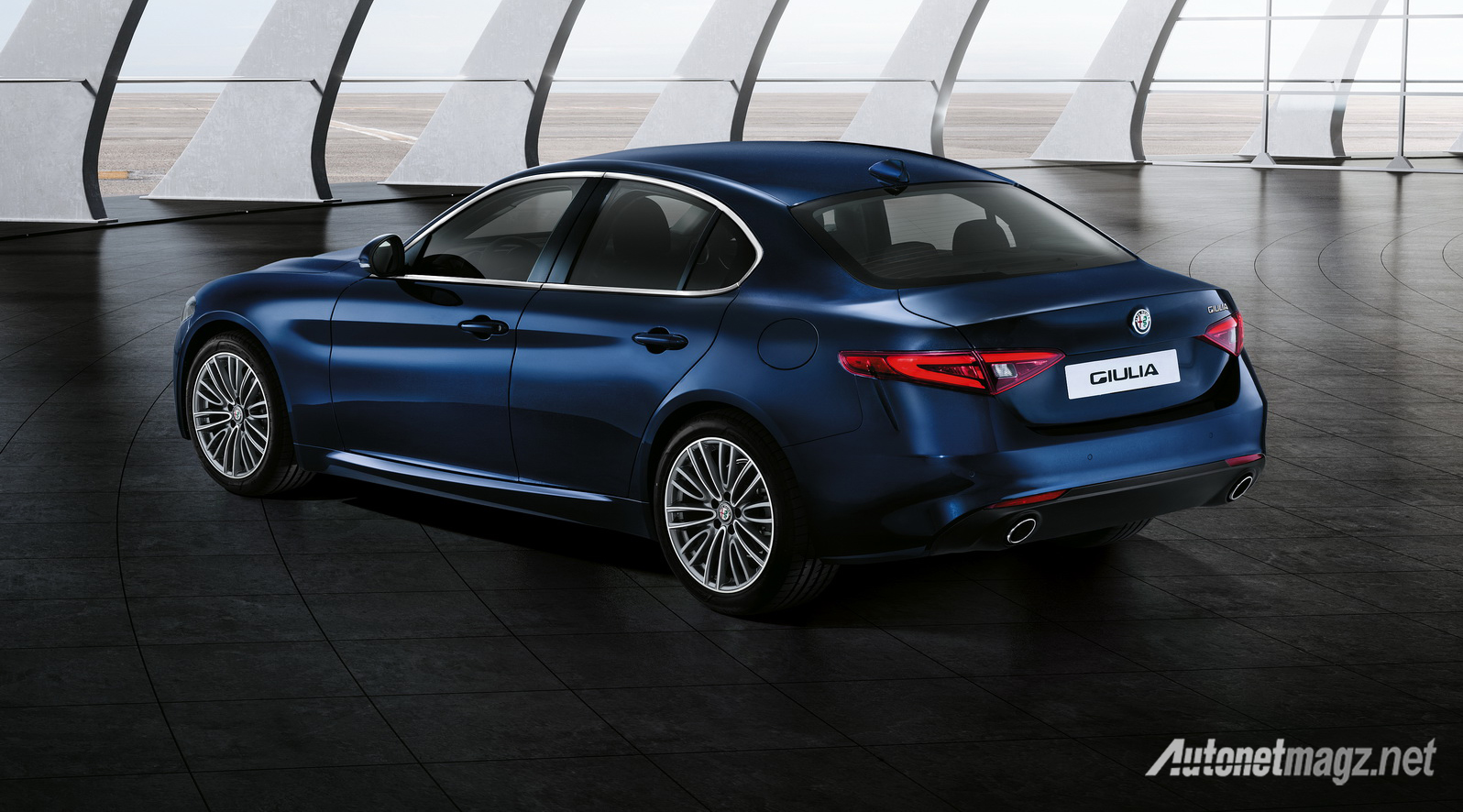 Alfa Romeo, alfa-romeo-giulia-base-model-2016-luxury-rear: Ini Dia Sosok Alfa Romeo Giulia Dalam Kondisi Spek Standar