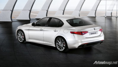 Ini Dia Sosok Alfa Romeo Giulia Dalam Kondisi Spek Standar Ini Dia Sosok Alfa Romeo Giulia Dalam Kondisi Spek Standar