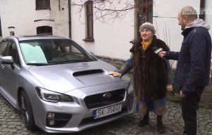 Gokil, Nenek Berusia 81 Tahun Pakai Subaru WRX STI Sebagai Mobil Harian!