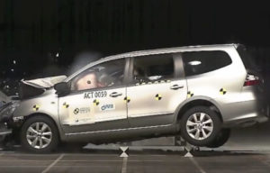 Nissan Grand Livina Sudah Disiksa ASEAN NCAP, Dapat Skor 4 Bintang Nissan Grand Livina Sudah Disiksa ASEAN NCAP, Dapat Skor 4 Bintang