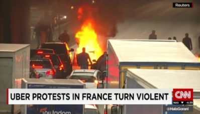 Uber vs Taksi: Offline vs Online Atau Soal Harga? Uber vs Taksi: Offline vs Online Atau Soal Harga?