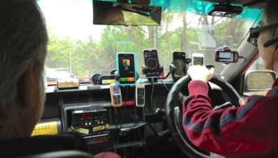 Uber vs Taksi: Offline vs Online Atau Soal Harga? Uber vs Taksi: Offline vs Online Atau Soal Harga?