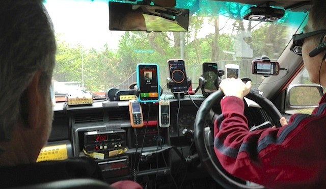 International, taksi meter: Uber vs Taksi: Offline vs Online Atau Soal Harga?