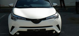 toyota c-hr red white front