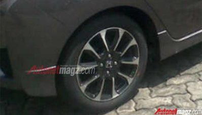 Bocor, Honda Jazz Dapat Minor Change 2016 Dengan Head Unit Besar!