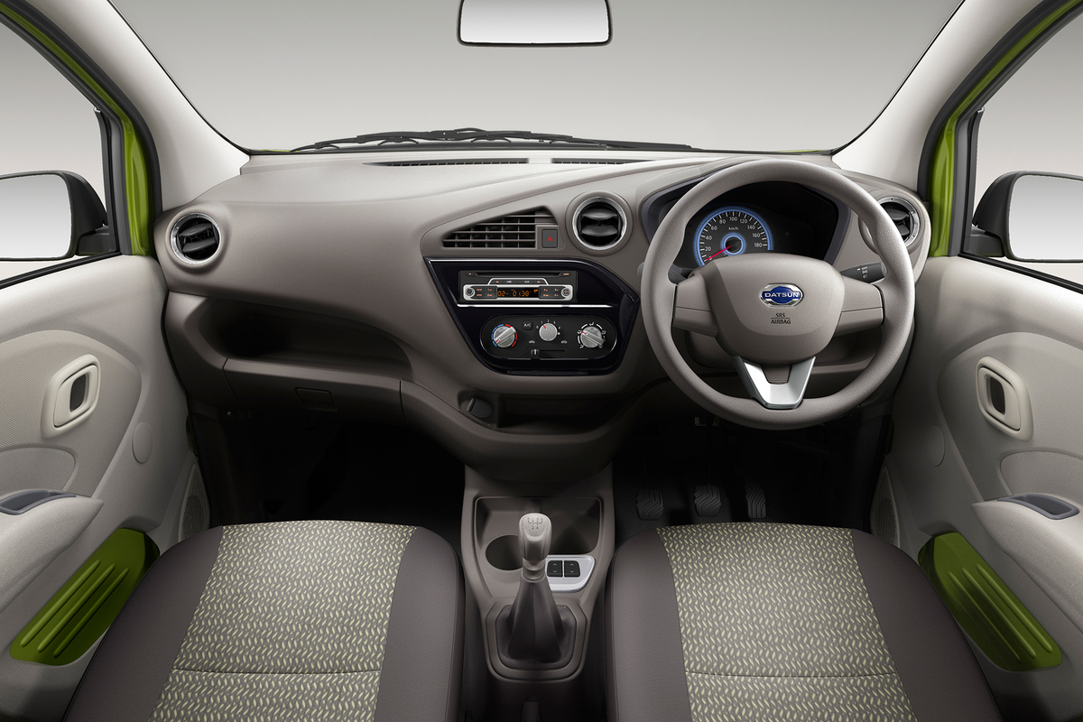 Interior Datsun Redi GO Indonesia – AutonetMagz :: Review 