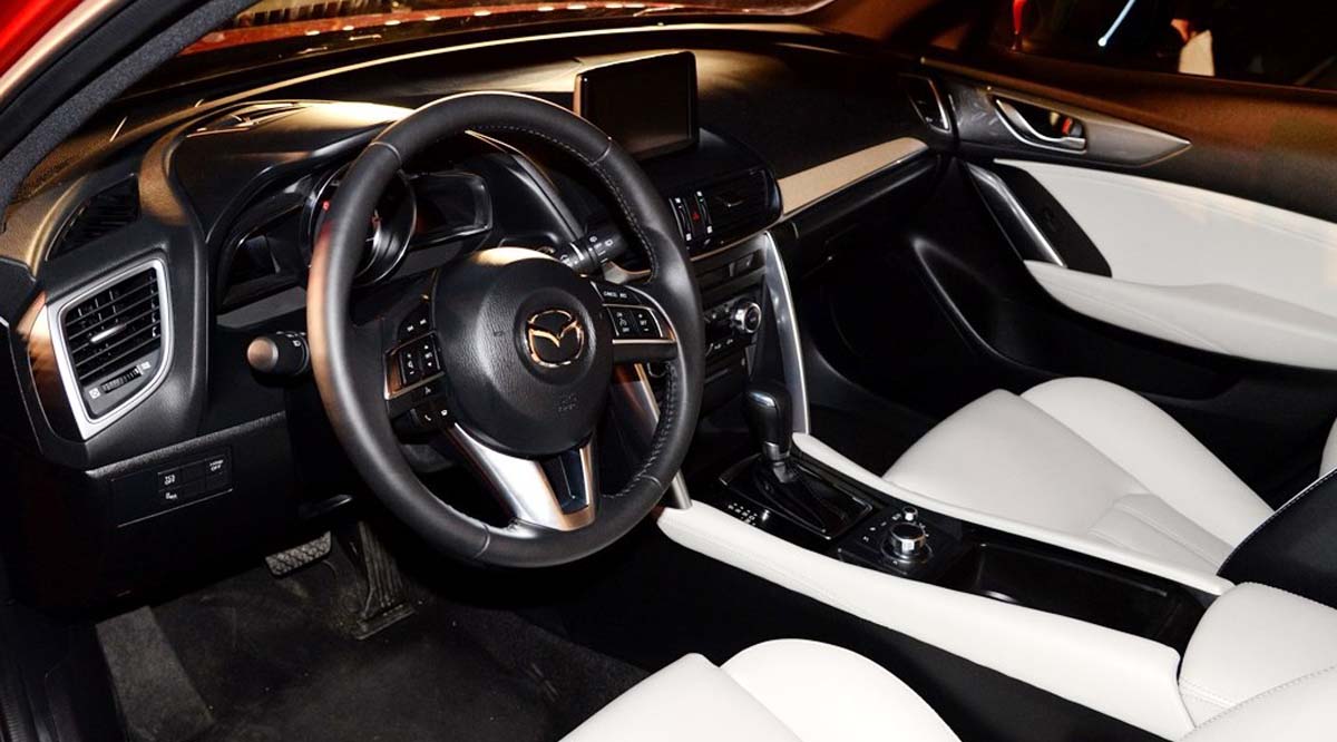 International, Mazda-CX4-2016-interior: Begini Tampilan Mazda CX-4, Crossover Mazda Beratap Landai
