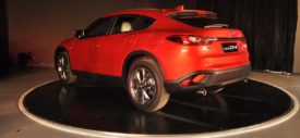 Mazda-CX4-2016-side