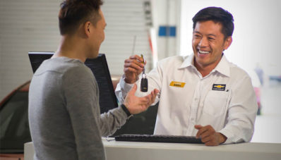 Penyerahan Chevrolet Trax Dan Promo Khusus Ramaikan Booth Chevrolet di IIMS 2016