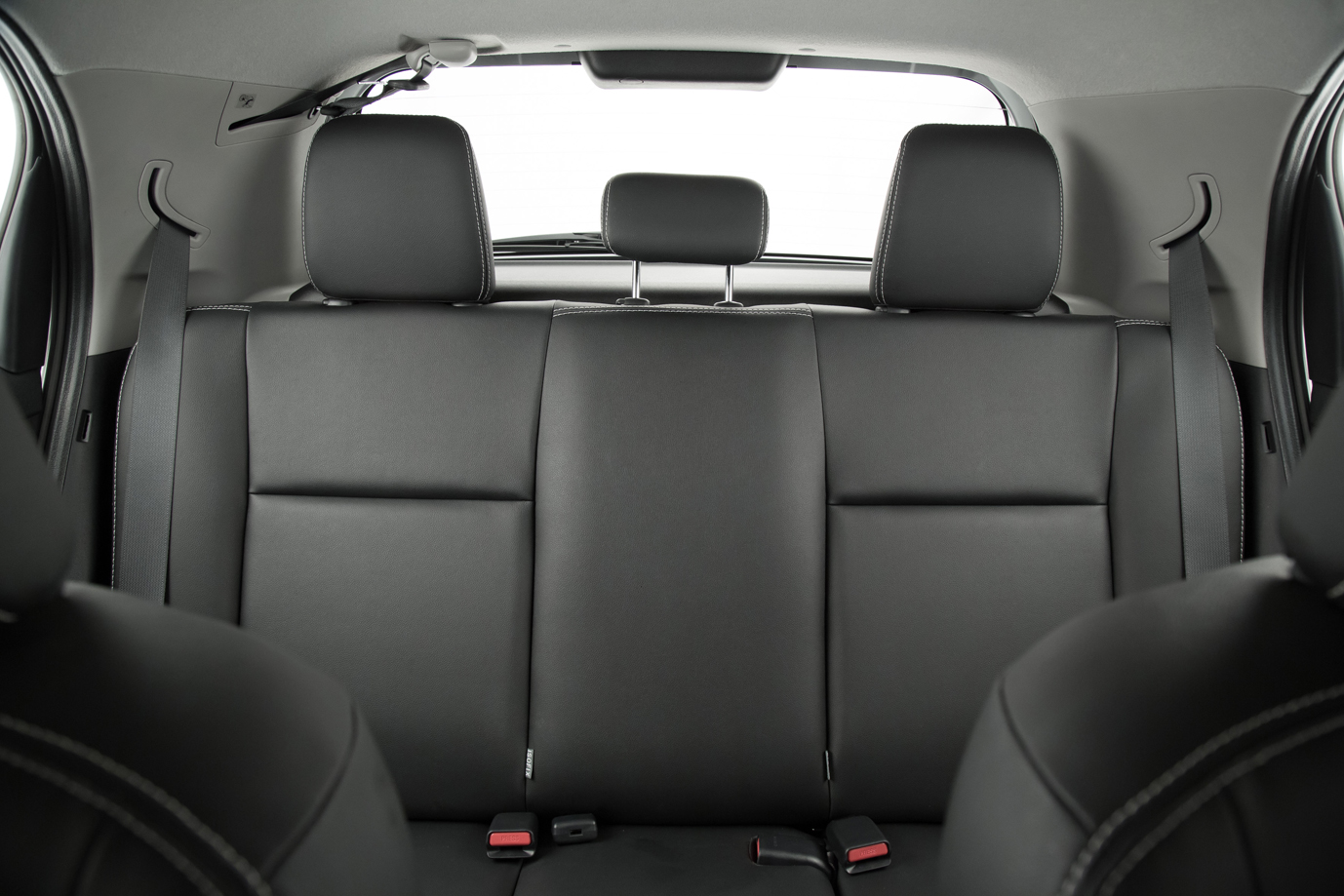 Toyota, Toyota Etios Facelift Rear Seat: Toyota Etios Facelift Diluncurkan Dengan Ubahan Fokus Pada Interior