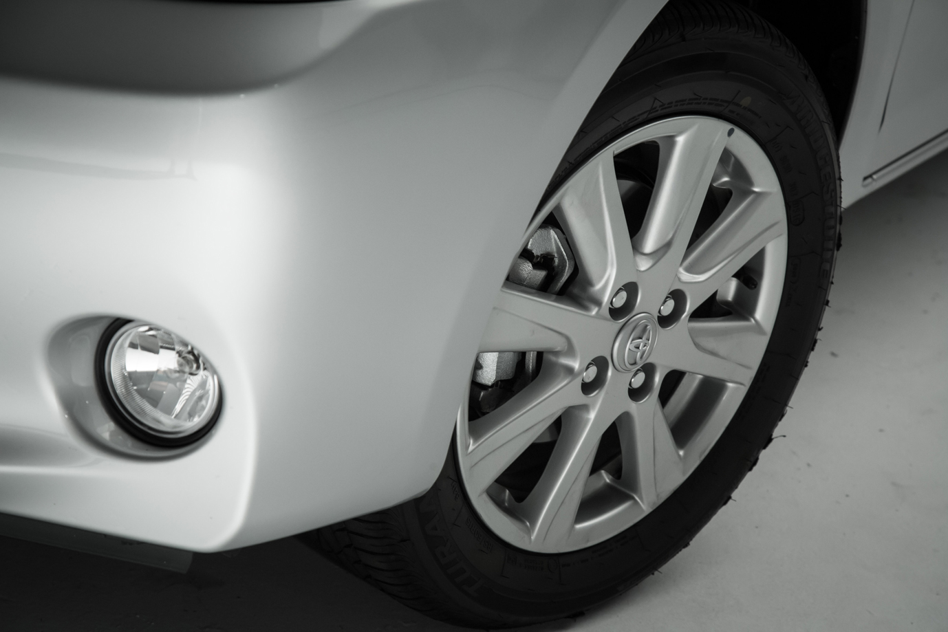 Toyota, Toyota Etios Facelift Rims: Toyota Etios Facelift Diluncurkan Dengan Ubahan Fokus Pada Interior