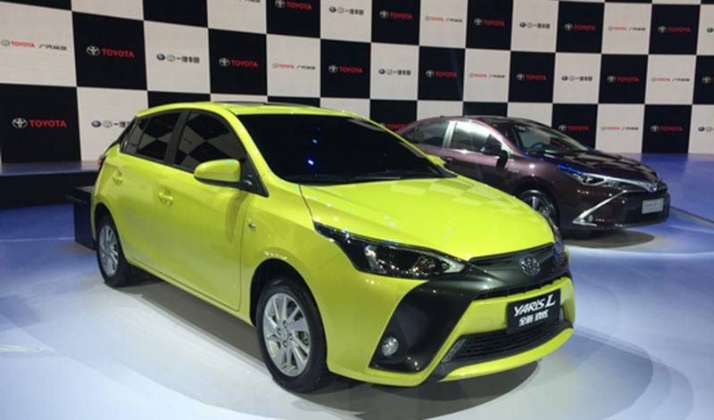 Toyota, Toyota-Yaris-Facelift-Indonesia: Toyota Yaris Facelift 2017 Juga Diperkenalkan Dengan Kumis Lebih Lebat
