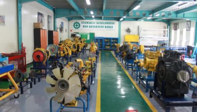 Kunjungan Ke United Tractor Indonesia, Penyedia Bus, Truk Merk Scania dan UD Trucks Untuk Indonesia! Kunjungan Ke United Tractor Indonesia, Penyedia Bus, Truk Merk Scania dan UD Trucks Untuk Indonesia!