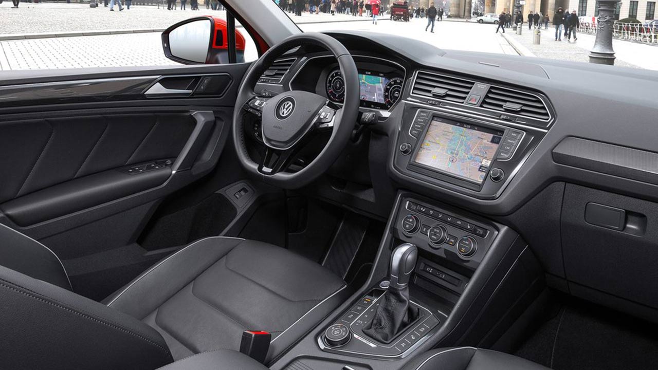 VW, VW-Tiguan-2016-Dashboard: All New VW Tiguan XL 2016 Akan Jadi SUV 7 Seater Termurah VW