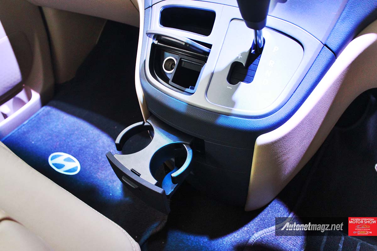 Berita, hyundai h1 facelift 2016 front cup holder: First Impression Review Hyundai H-1 Facelift 2016 Indonesia