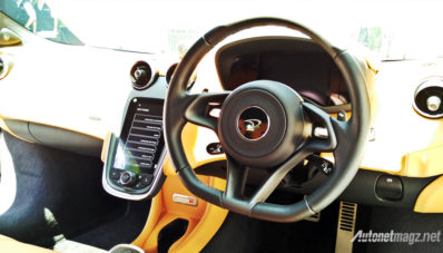 Angsa Hitam Mengepakkan Sayapnya : McLaren 570S Kini Resmi Hadir di Indonesia Angsa Hitam Mengepakkan Sayapnya : McLaren 570S Kini Resmi Hadir di Indonesia