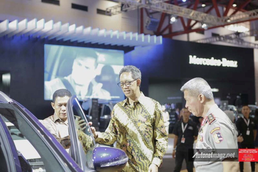 Berita, mercedes-benz-booth-iims-2016: Mercedes Benz Turut Ramaikan IIMS 2016 Dengan 14 Model Baru