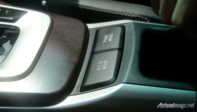 Test Drive Toyota Fortuner VRZ Indonesia: Lebih Mewah Namun Kurang Nendang Test Drive Toyota Fortuner VRZ Indonesia: Lebih Mewah Namun Kurang Nendang