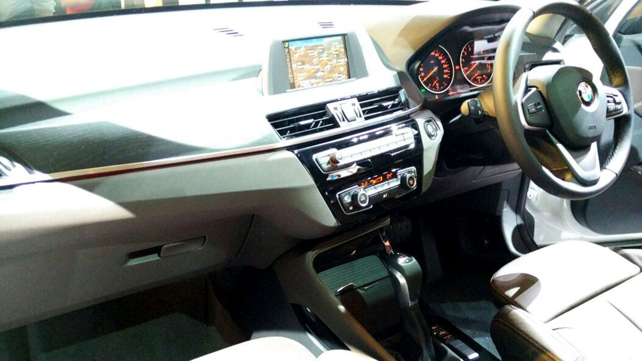 Interior-BMW-X1-Indonesia-2016