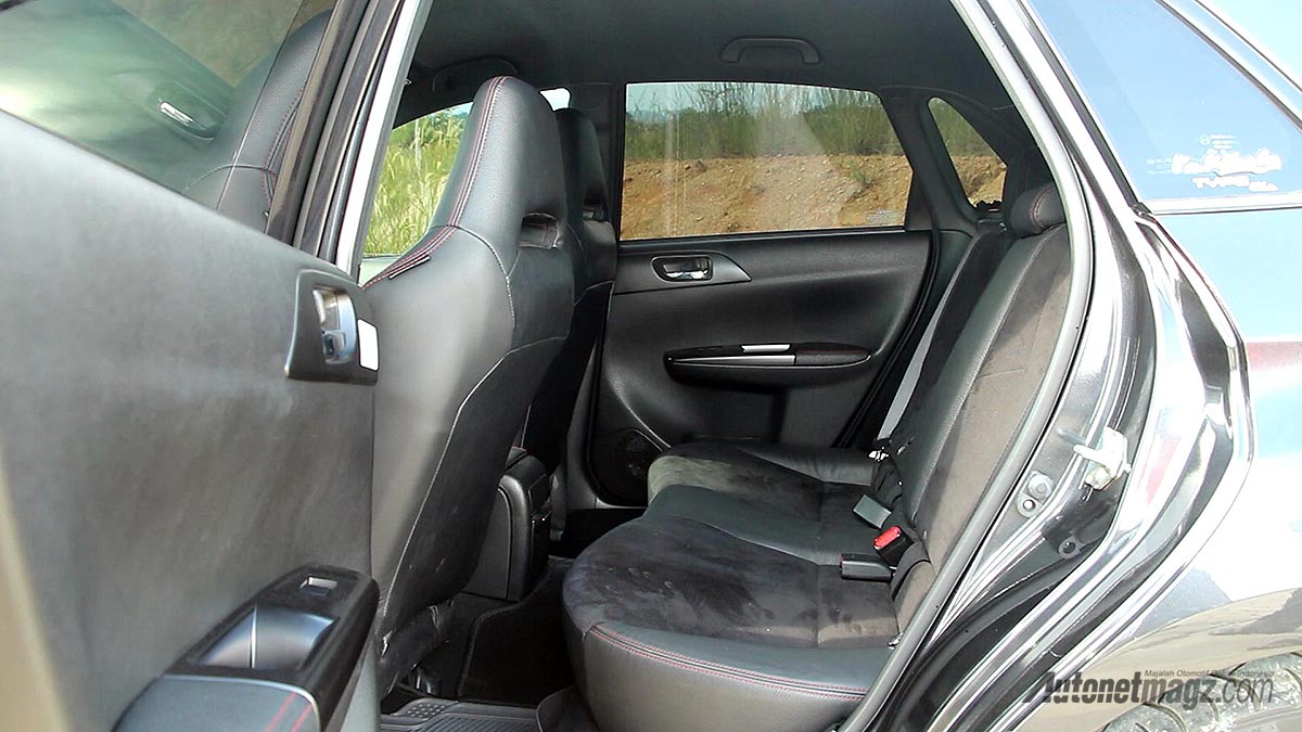 International, Kabin interior belakang Subaru WRX sedan: Subaru WRX STI 3rd Generation Review : Easy to Love, Easy to Hate